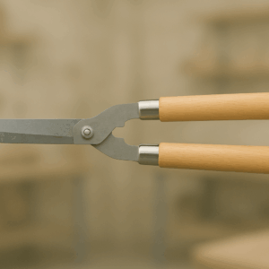 Heggenschaar met gravering