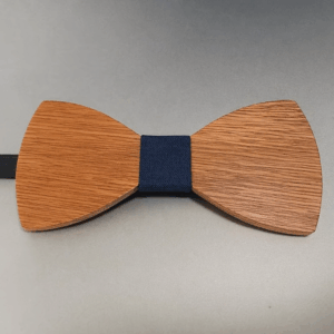 Vlinderstrik met gravering